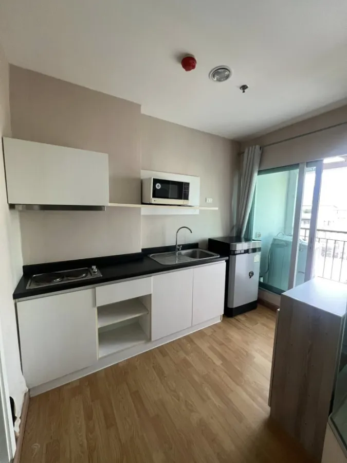 For rent: The Aspire Rama 4, Building A, 7th floor. Fully furnished, including washing machine. Ready to move in.
