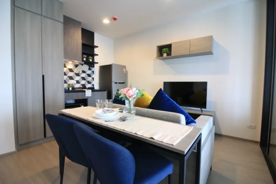 For rent: THE BASE Phetchaburi-Thonglor, 6th floor, fully furnished, very livable. Book now!