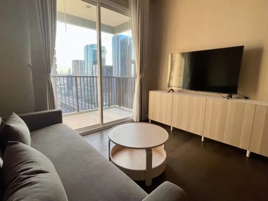 For rent: The Saint Residences. Nice room, fully furnished, high floor. Book now before it's too late!+++