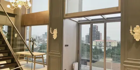 ขาย แอชตัน มอร์ฟ 38 ห้องหัวมุม ตกแต่งใหม่ ระเบียงกว้างพร้อมสระน้ำส่วนตัว สนใจรีบจองเลยจ้า