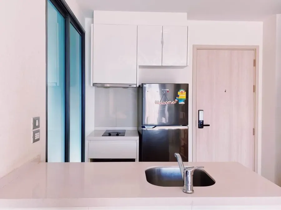 For rent Rhythm Sukhumvit 42, ready to move in, complete with furniture and electrical appliances, just drag your bags and move in.