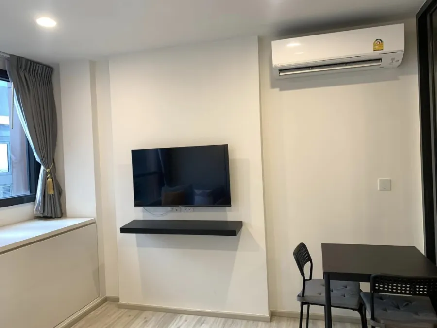For rent, XT Huai Khwang, room ready to move in. Complete set of electrical appliances You can just come in and stay.