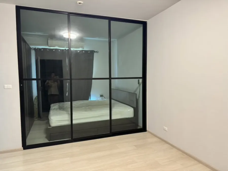 Selling UNIO Ramkhamhaeng - Serithai, 5th floor, partitioned unit, fully furnished. Interested? Book now! Urgent!