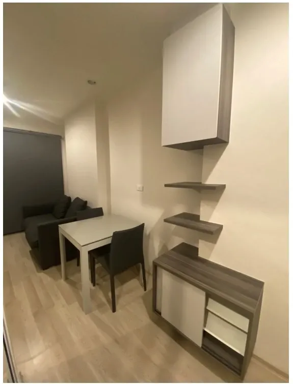 For rent Centric Ratchada-Huay Kwang. The room looks very nice. Get a great view of the city complete electrical appliances Hurry up and move