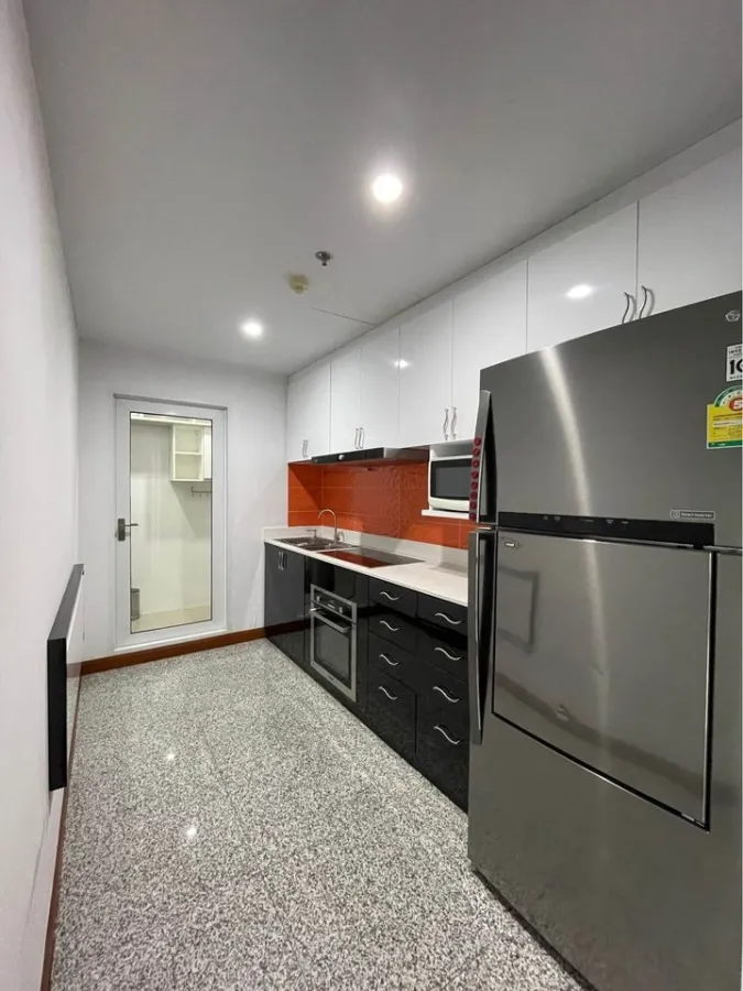 For rent: Supalai River Resort, 41st floor, highest floor, next to the Chao Phraya River, Sathorn city view, magnificent view, must book.