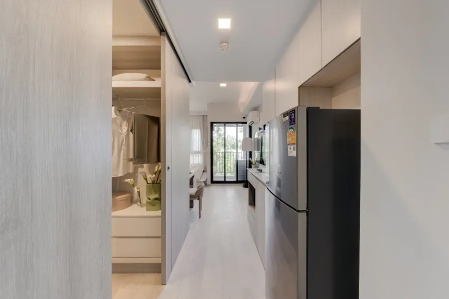 Selling down payment project COBE Ratchada-Rama 9, corner room, privacy, high floor, very good price in this location.
