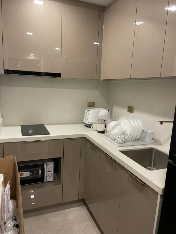 For sale or rent: One 9 Five, Building B, 14th floor. Pool view, unobstructed. Luxurious built-in furniture and complete set of appliances. Book now!