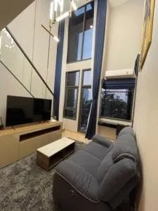 ขาย เช่า เซ็นทริค รัชโยธิน ห้อง DUPLEX เพดานสูง ตกแต่งสวยสุดปัง น่าอยู่สุดๆ ไม่จองไม่ได้แล้ว ด่วนๆ