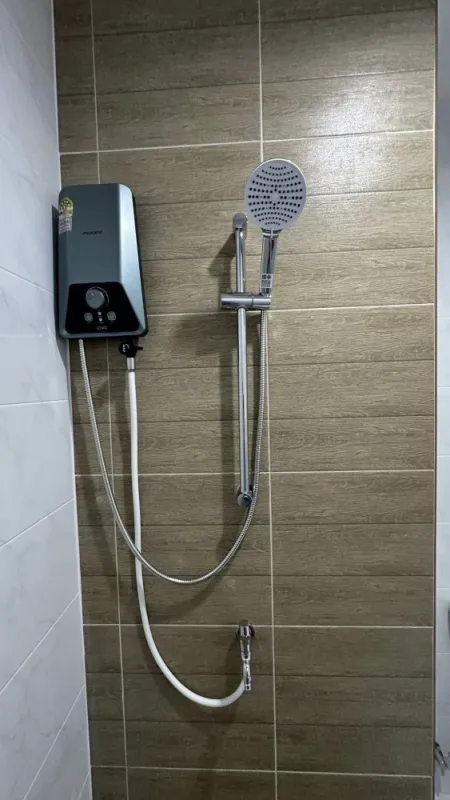 ให้เช่า Smart Watcharapol ห้องกว้างขวาง พร้อมอยู่เฟอร์พร้อม ราคาสบายกระเป๋า จองเลย