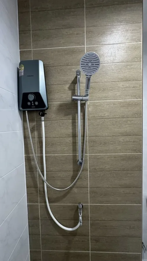 ให้เช่า Smart Watcharapol ห้องกว้างขวาง พร้อมอยู่เฟอร์พร้อม ราคาสบายกระเป๋า จองเลย