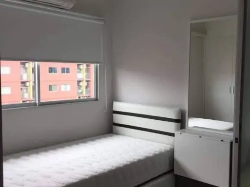 Plum Condo Park Rangsit for rent, phase 3, 8th floor, great view, plus a very big sofa Don't be afraid to look. Hurry up to reserve.