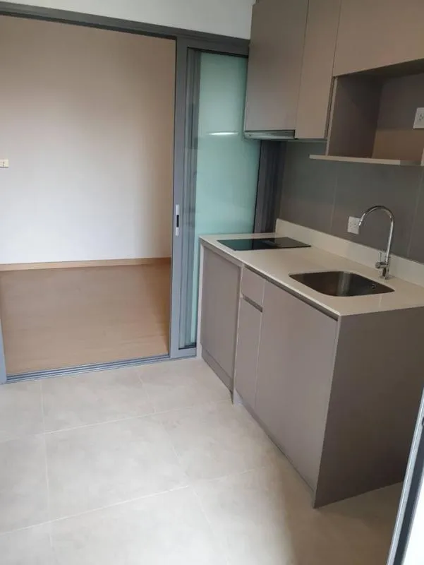 ขายด่วน!! Whizdom Connect Sukhumvit ห้องกว้าง วิวสระ พร้อมอยู่จ้า