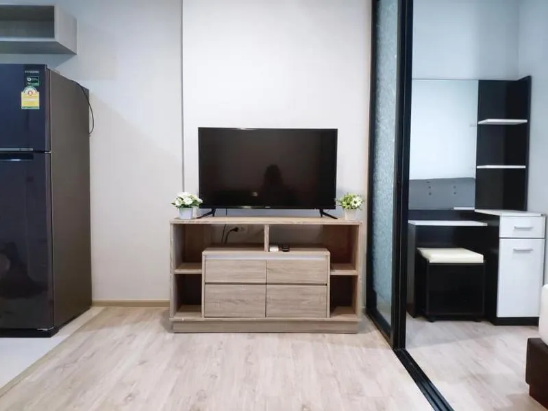 The decorated room is very beautiful!! For rent, Fuse Miti Ratchada-Sutthisan, north, not hot, beautiful view, few good things, book now.