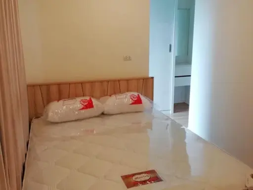 For rent: Lumpini Ville Sukhumvit 77 Phase 2. Large, comfortable unit with ample living space at an amazing price. Don't miss out!