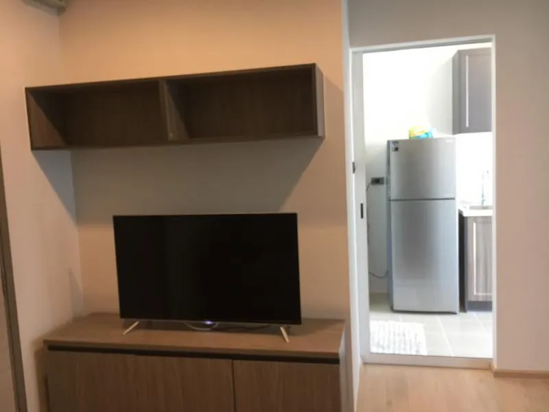 For Rent Premio Quinto facing north, not hot, next to other rooms only 1 side, fully furnished in one room.