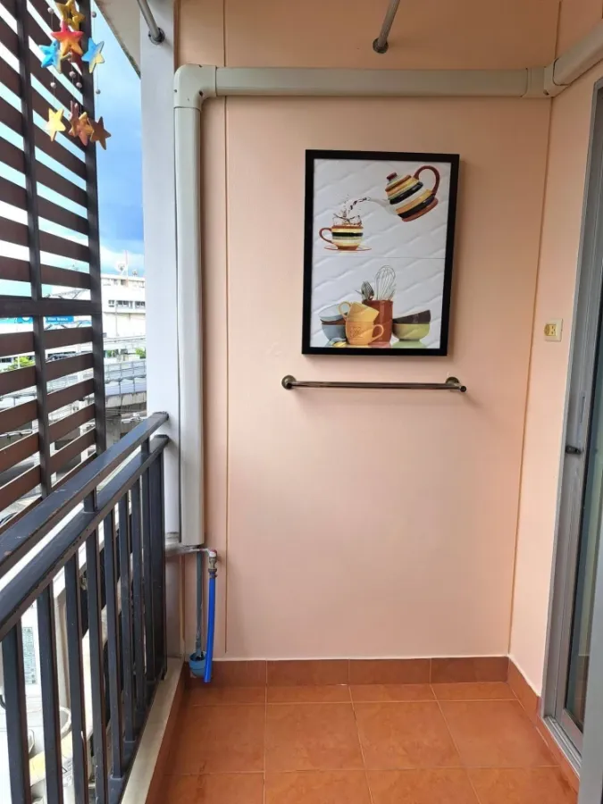 Selling Regent Home 10 Chaengwattana, 1 bedroom, fully furnished, pool view. Don't miss out!