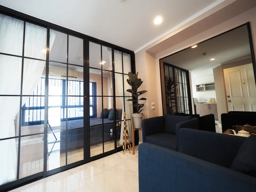 For sale, for rent!! Condo Lumpini Ville Phatthanakan-New Phetchaburi Road, beautiful room, furniture ready to move in. Don't wait, book now!!