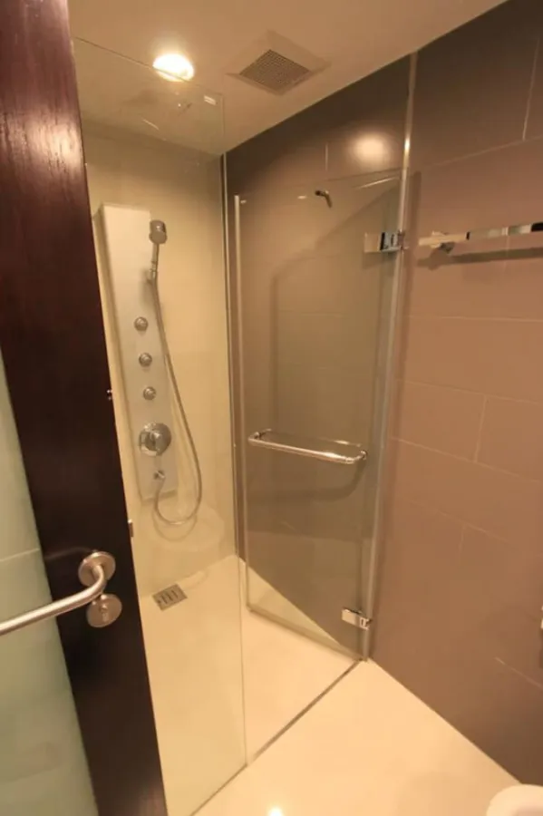 For rent urgently!! Condo Ideo Morph 38, good location, convenient transportation, near shopping areas, don't miss it!!