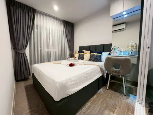For rent: Regent Home Bangna, Building B, outside view, open view, river view, fully furnished, built-in, ready to move in immediately.