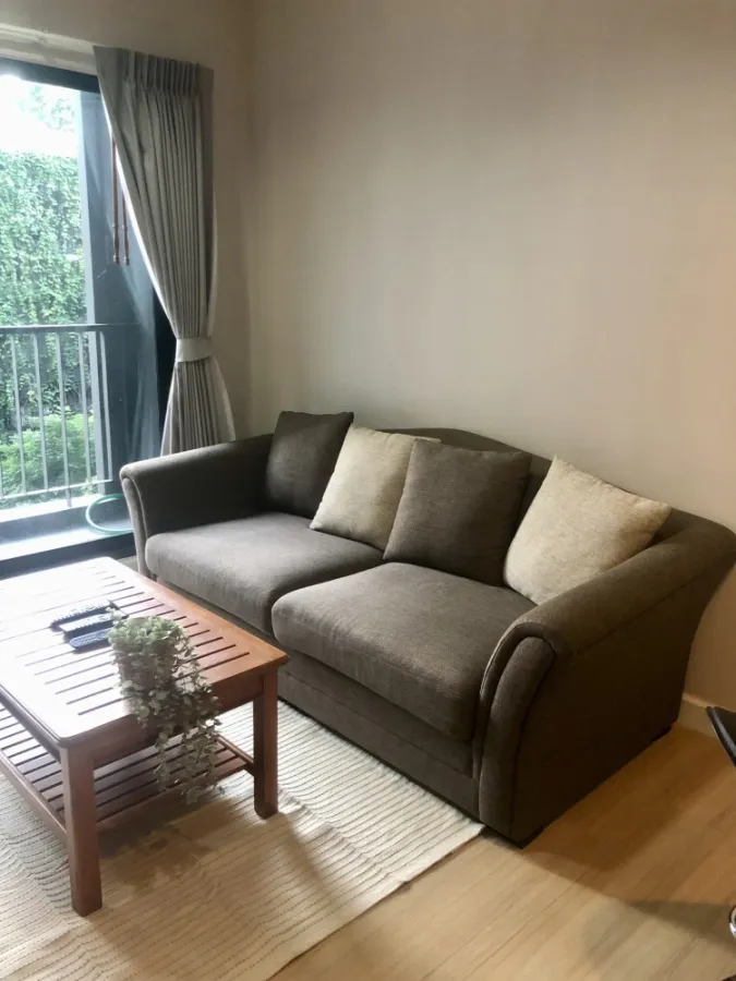 Rent The Seed Mingle Sathorn-Suanplu, spacious room There is a usable area, good price, if interested, hurry up to move and book now.