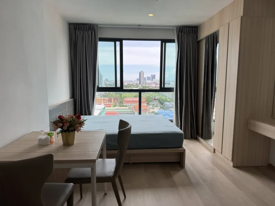 For rent: Ideo O2 condo, studio unit, 15th floor, high floor with stunning views. Fully furnished. Book now!