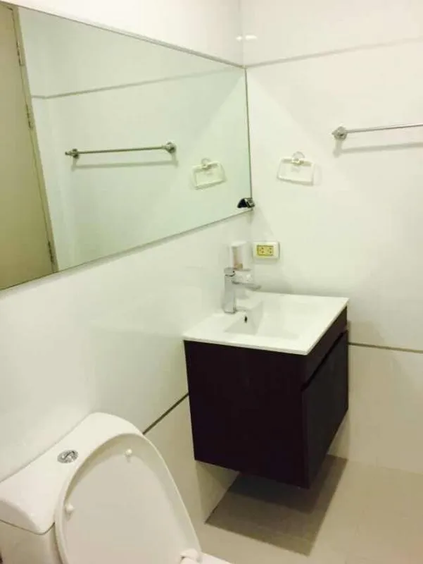 Thru Thonglor, good view room, nothing obstructed. Easy travel Tangible price Hurry to rent, hurry up