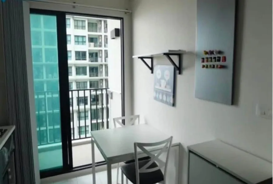 Condo for sale, The Base Chaengwattana, 10th floor, pool view fully furnished room Ready to move in. Book now.