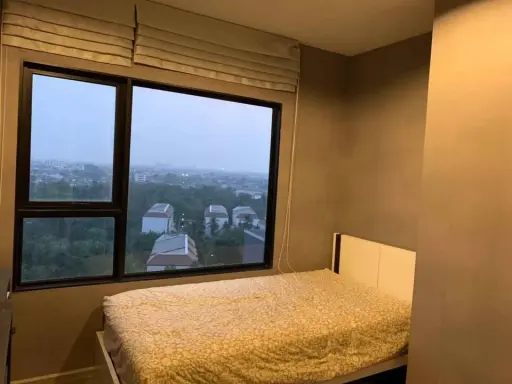 Selling Aspire Sathorn - Taksin (Copper Zone) 2 bedrooms, spacious living area, high-quality built-in furniture. Don't miss out!