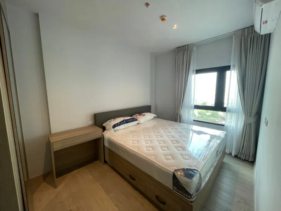 For rent: Altitude Unicorn Sathorn - Tha Phra, 2 bedrooms, 15th floor, spacious room, fully furnished, comfortable to live in. If interested, hurry an