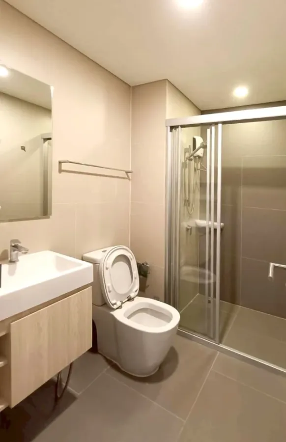 For rent: Lumpini Suite Phetchaburi-Makkasan. A comfortable room with efficient use of space. Convenient and complete amenities all in one place. Don'
