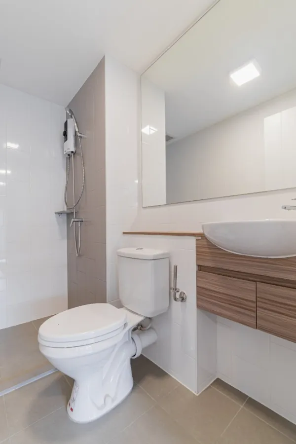 Sell/rent Plum Condo Rangsit Alive Phase 1, well decorated room, 6th floor, pool view. Beautiful like this. Don't miss out.