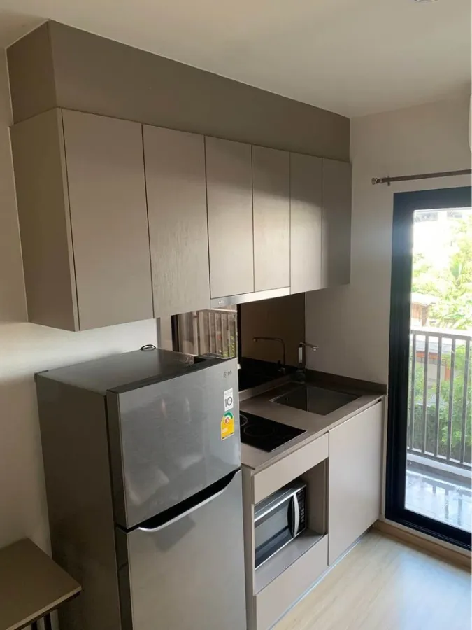 For rent: The Privacy Tha Phra Interchange, bright and comfortable room, with many amenities. Hurry and book now.