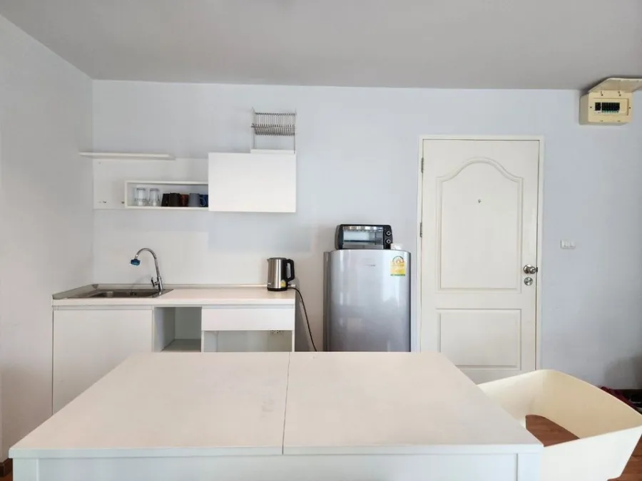 For sale: Tulip Square Om Noi, corner room, private, lots of usable space. If you don't reserve, you're missing out.