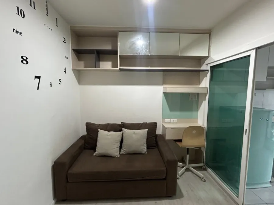 For sale rent : Aspire Sathorn-Tha Phra with quality built-in furniture, great view, great atmosphere. I must say you must book.