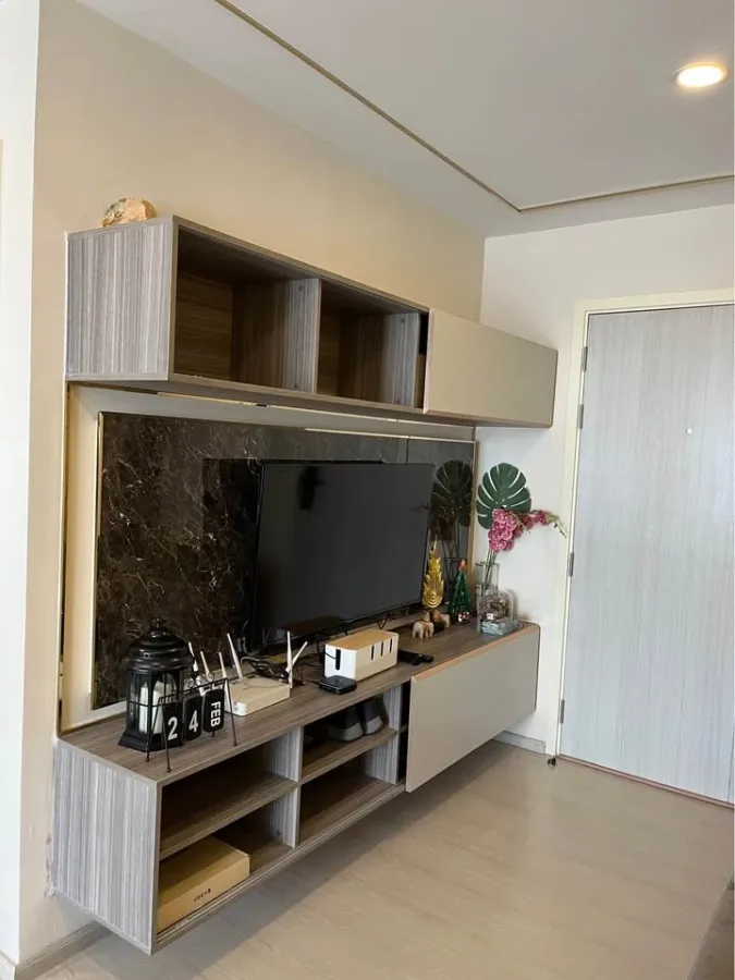 For sale, for rent, Kensington Phahon Yothin 63, BTS view, glass wall makes the room look wide and dimensional, beautifully decorated, urgent