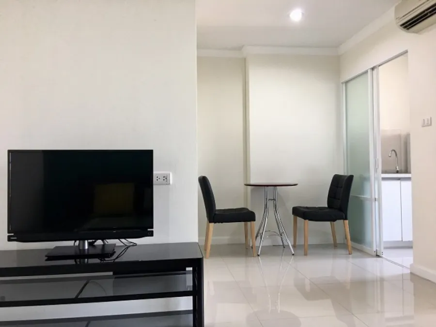 Urgent sale, Lumpini Place Condo Rama 9-Ratchada, near MRT Rama 9, fully furnished, hurry up to reserve!!