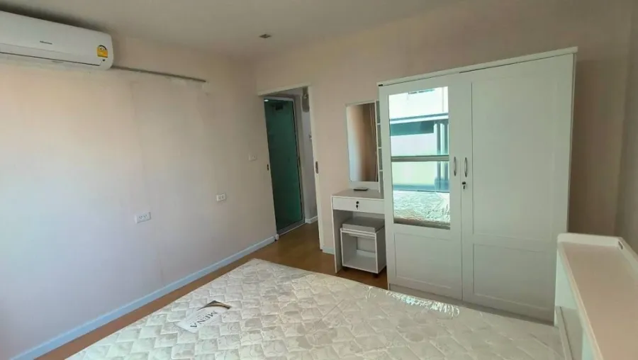 ให้เช่า Casa Condo Ratchada Tha-Pra ห้องพร้อมอยู่ กว้างขวางอยู่สบาย เฟอร์ + เครื่องใช้ไฟฟ้าพร้อม จองเลยก่อนพลาด!!!