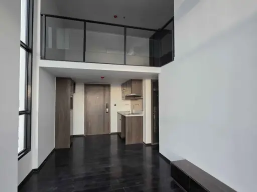 Park Origin Thonglor for sale, 30th floor, great city view, very good price. Got a wide front room. High ceilings Open and comfortable like being at h