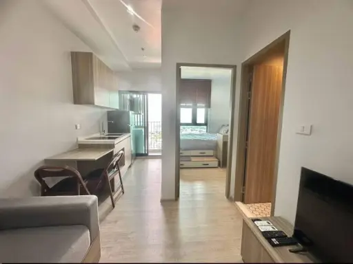 For rent: Altitude Unicorn Sathorn-Tha Phra, high floor unit, fully furnished. Book now!