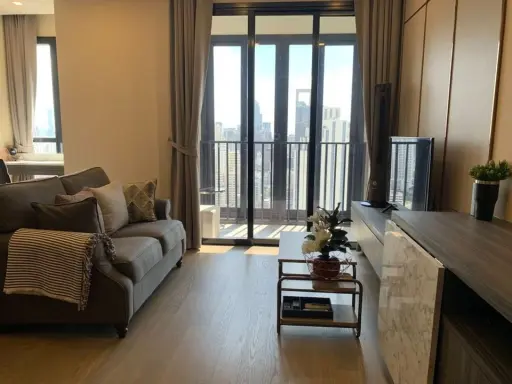 For rent, Ashton Asoke, wide open city view very nice decoration The sofa is soft and pleasant to sit on. Good like this. Must be reserved.