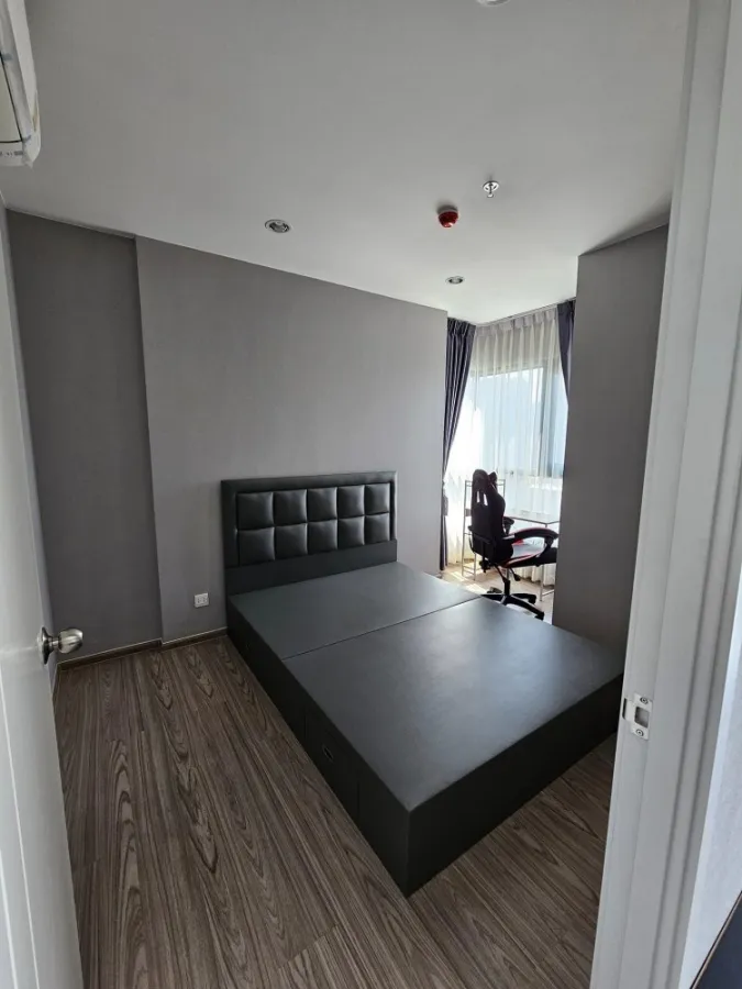 For rent: The Tree Hua Mak Interchange, corner room, 2 bedrooms, city view, electrical appliances and complete furniture, hurry and book now.