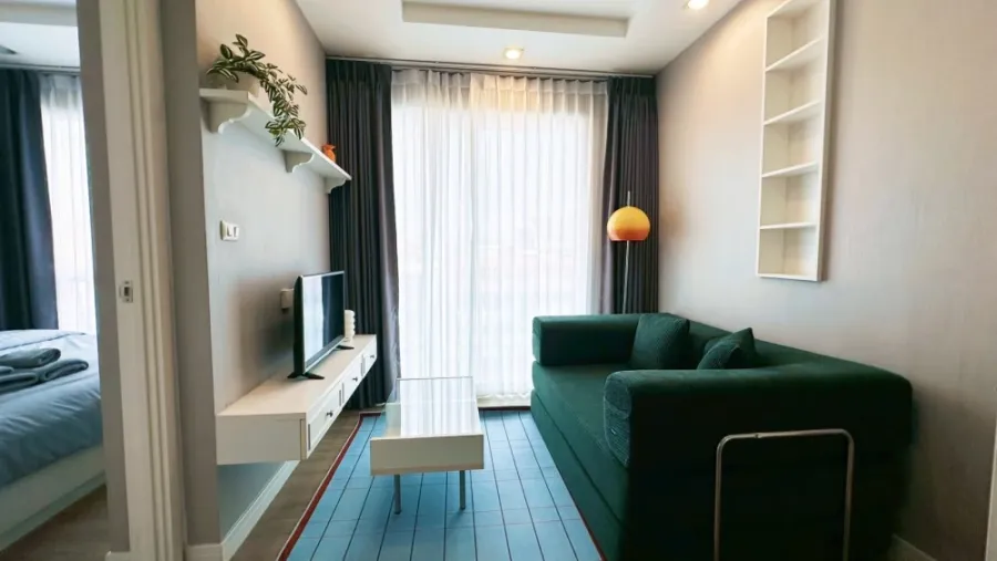 For sale or rent: The Blu X Bangsaen. A lovely unit on the 5th floor in a great location with unobstructed sea views. Don't miss out!