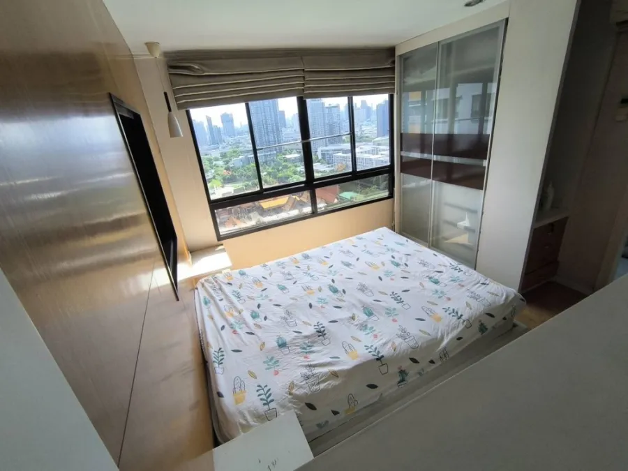 For rent!! Lumpini Ville Sukhumvit 77 condo, complete with furniture and appliances, ready to move in. Hurry and book now!!