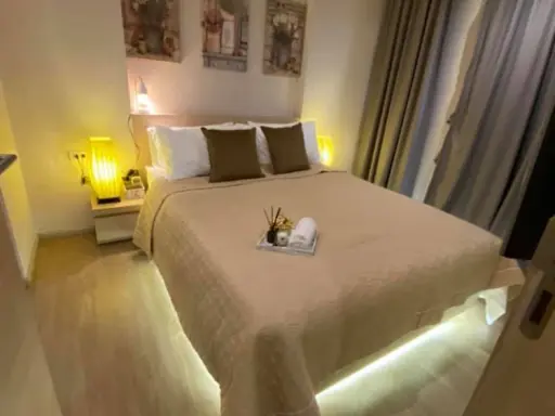 ให้เช่า klass condo silom furniture built in ได้โซฟาใหญ่ปรับนอนได้ แถมได้วิวสระแจ่มๆ ไม่จองเสียใจแทน images