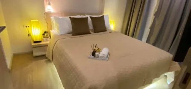 ให้เช่า klass condo silom furniture built in ได้โซฟาใหญ่ปรับนอนได้ แถมได้วิวสระแจ่มๆ ไม่จองเสียใจแทน images