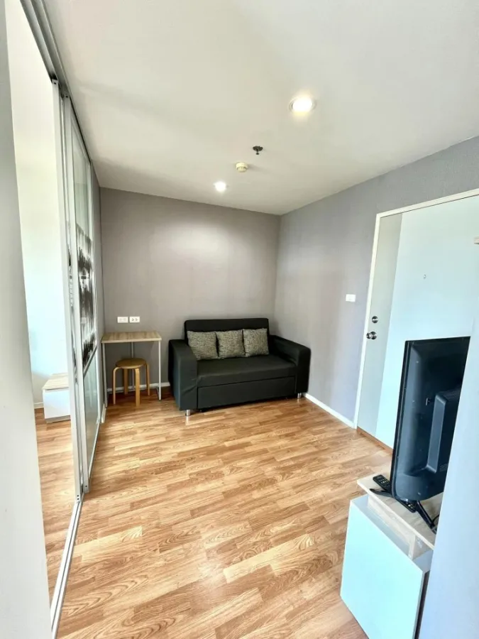 Condo for sale or rent, Lumpini Ville Nakhon In-Riverview, partitioned room, decorated in tone controlled colors, low price, don't wait.