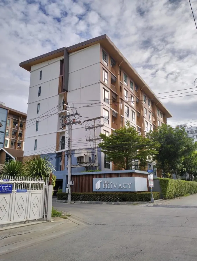 Condo for sale, Privacy Ngamwongwan, room ready to move in Complete facilities, reasonable price, book now.
