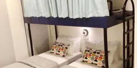 ห้องใหม่ แอททิจูด บียู พร้อมเข้าอยู่ค่ะ จะ 3 คนหรือ 2 คนก็อยู่ได้ ห้องกว้างมากบอก เลยรีบเลยช้าหมดนะ