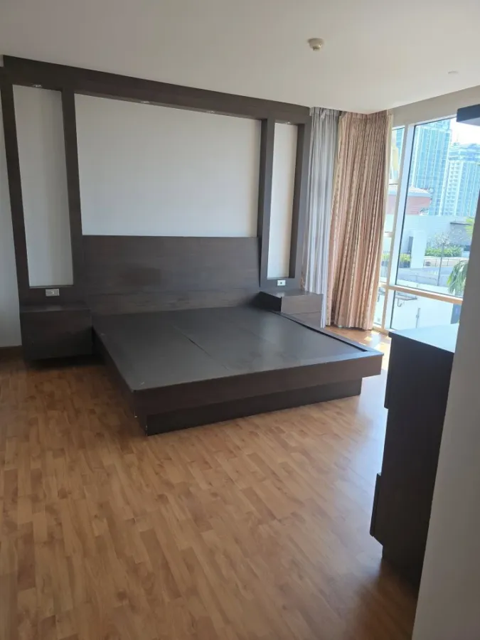 ขาย Fullerton Sukhumvit ชั้น 7 มี 3 ห้องนอน 3 ห้องน้ำ ห้องกว้างขว้างอยู่สบายมาก วิวสุดชิล น่าจองสุดๆ