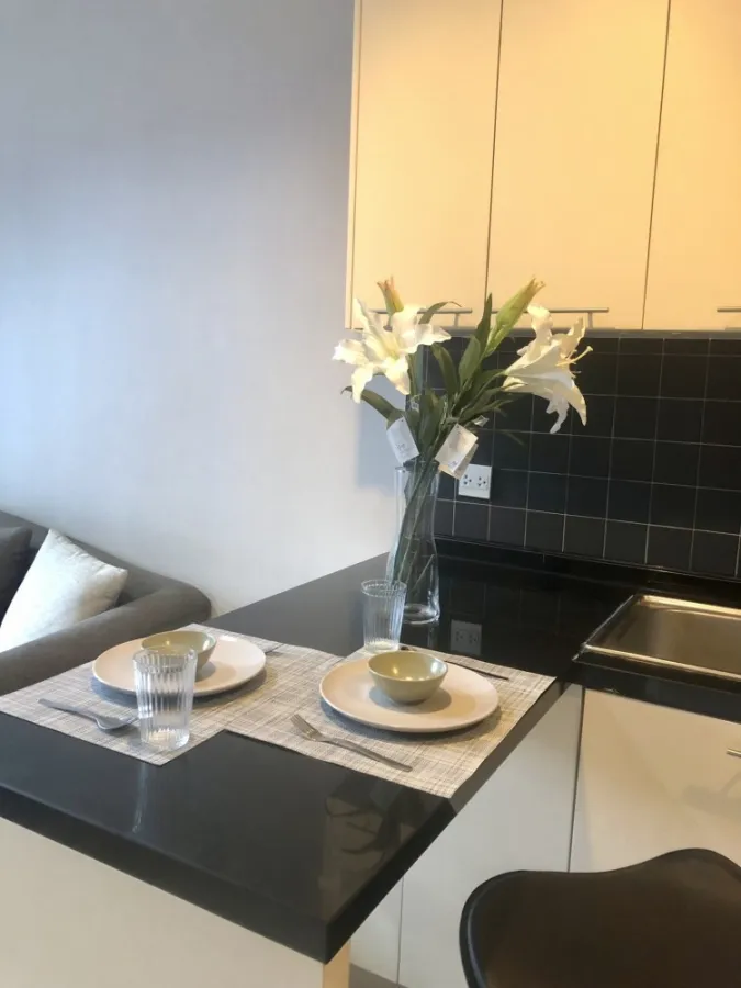 Rent The Seed Mingle Sathorn-Suanplu, spacious room There is a usable area, good price, if interested, hurry up to move and book now.